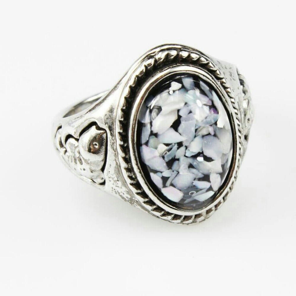 Ring - Picture 5 of 5